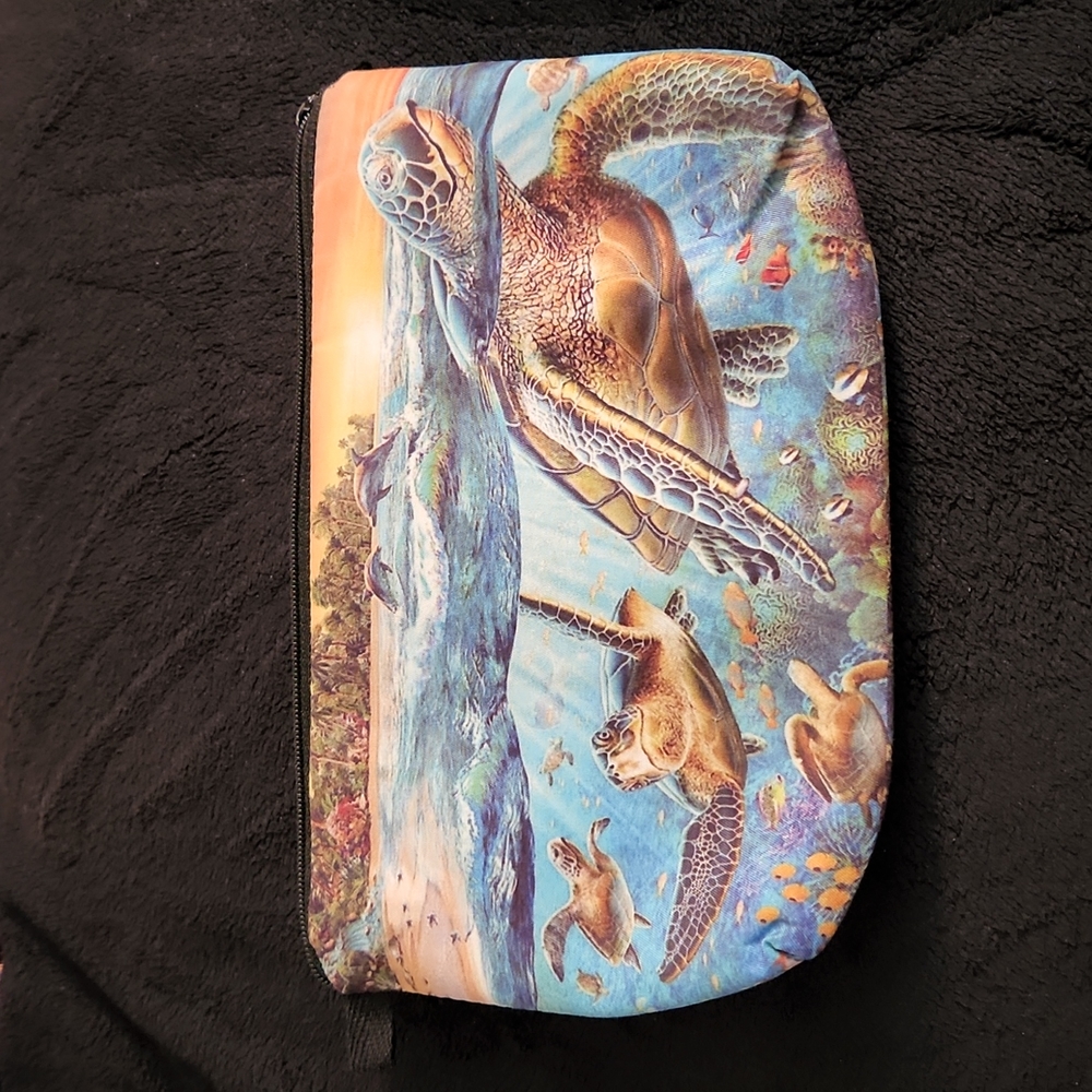 NEW- Cosmetic bag- Sea Turtles - Picture 1 of 6